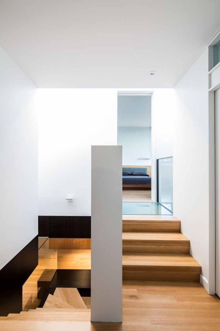 vägg-design-hall-hall-entré-område-minimalistisk-design-modern-trä-golv-rektangulär