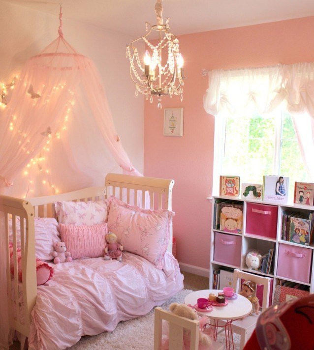 babyrum-avslappnad-atmosfär-väggar-rosa-målning-anständiga-idéer