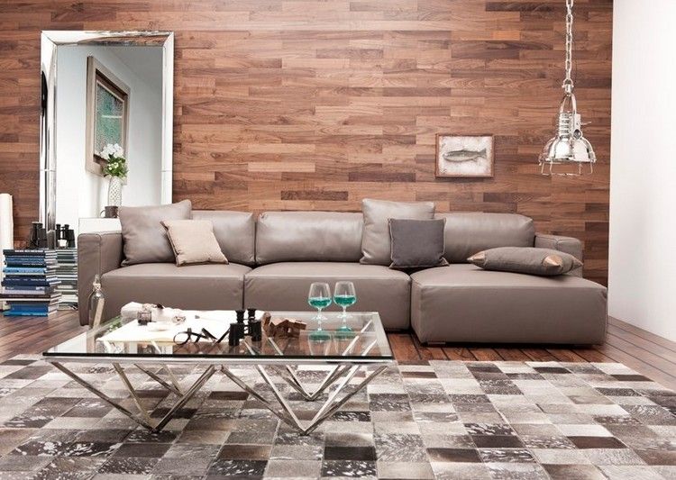 Väggdesign i vardagsrummet träväggspaneler-taupe-3-sits soffa