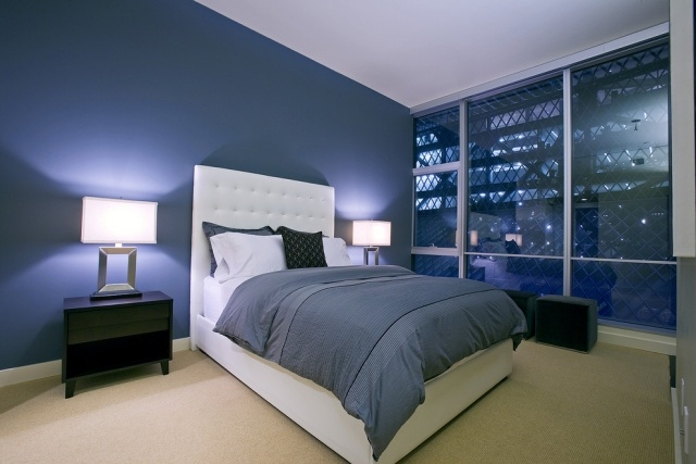 blåmålad-sovrum-vägg-garantier-värdig-sov-komfort