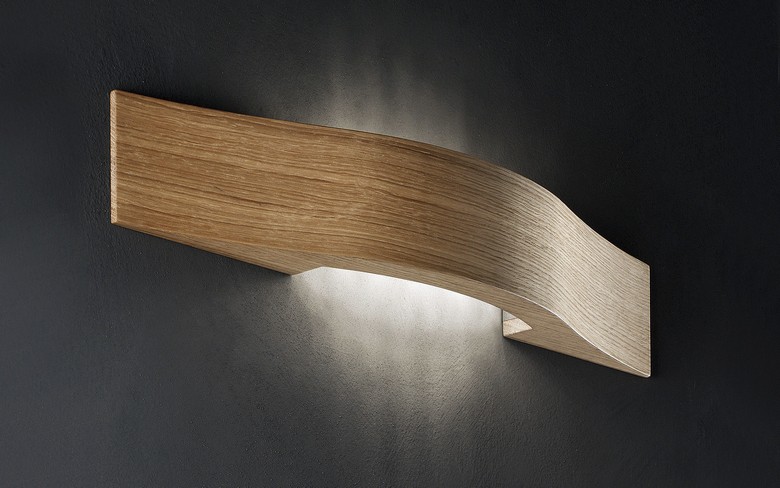 Vägglampa-trä-ek-modern-lampbågad