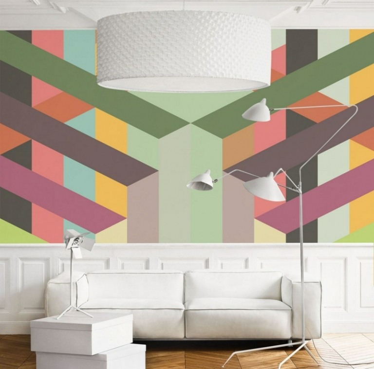 väggmönster idéer färgglada ränder diagonalt vardagsrum vita möbler