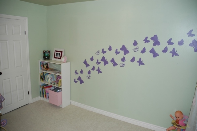 dagis-flicka-vägg-dekoration-vägg-mönster-fjärilar
