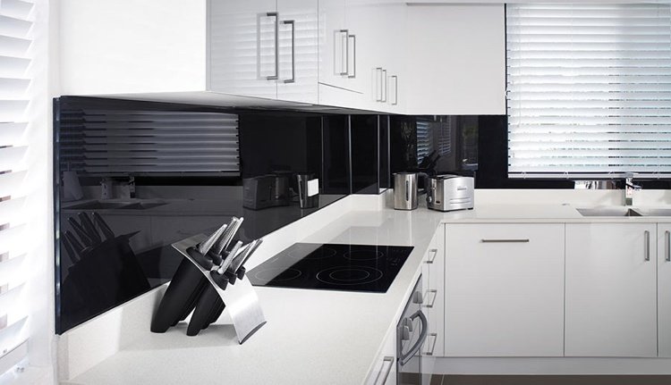 Väggpaneler för kök - köksspegel - modern - högglans - svart - vit