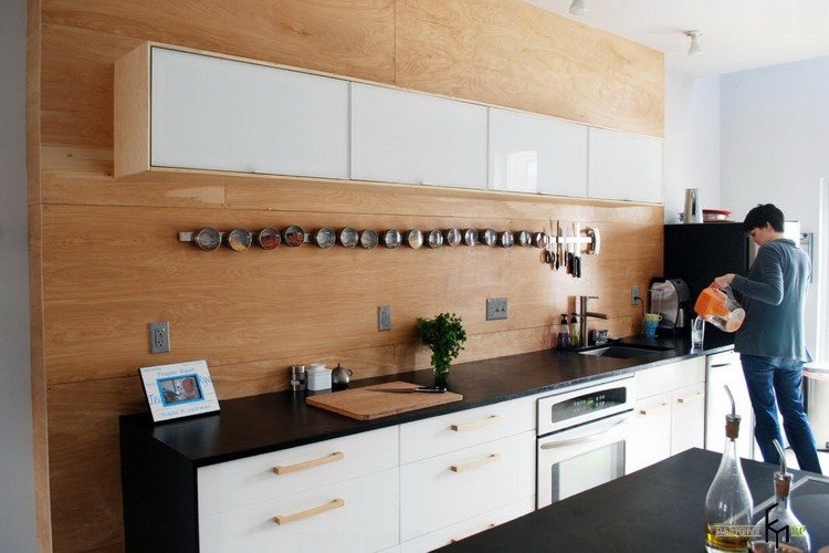 väggpaneler-kök-köksspegel-modernt-trä-svart-vitt