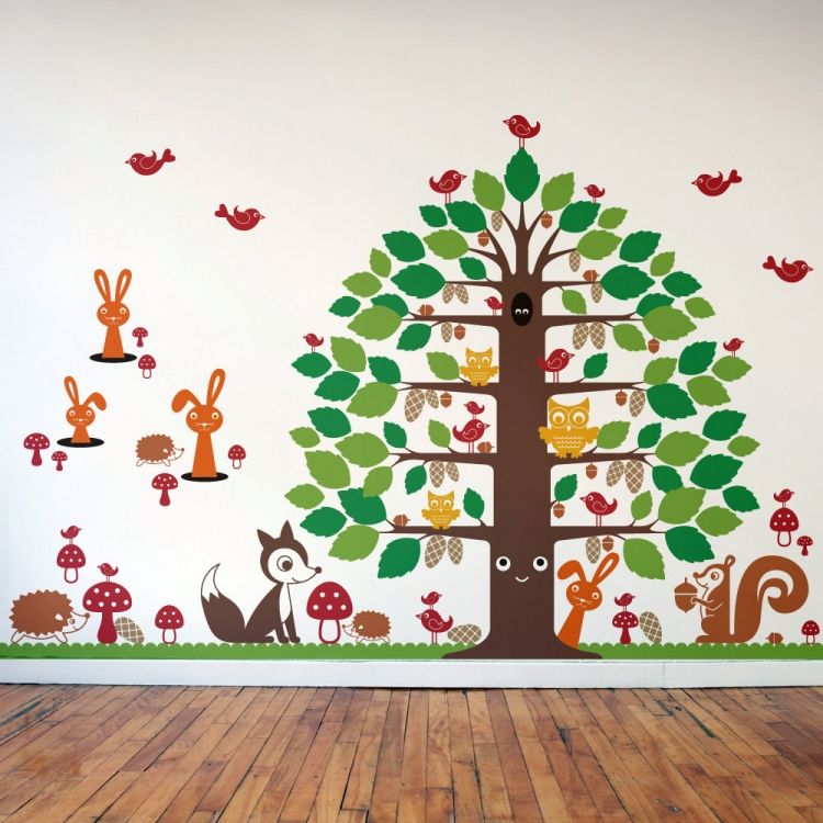 Väggdekal-i-barnets rum-populärt-tema-skog-träd-räv-igelkott-kanin-fåglar