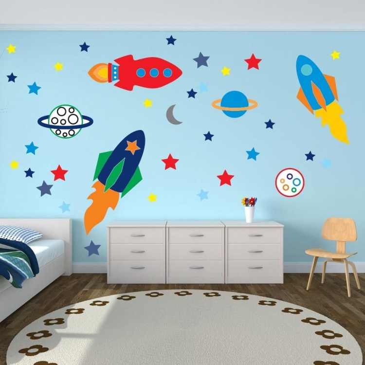 Väggdekaler-i-barnkammaren-rymden-raket-pojkar-rum-vägg-design