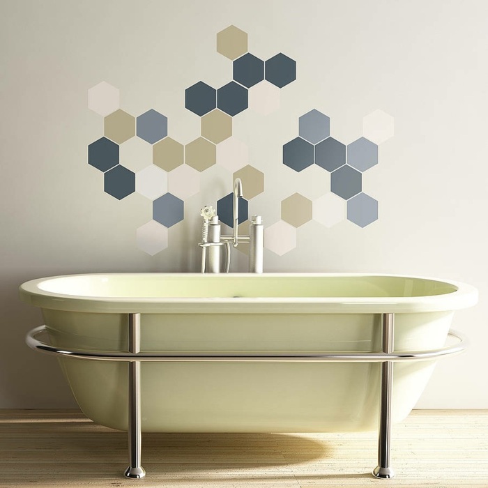gör väggdekal själv badkar hexagon design
