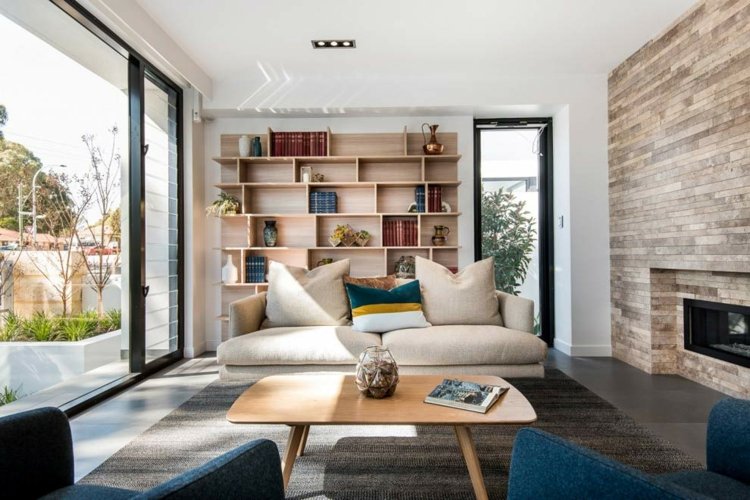 väggbeklädnad-deco-accent-lounge-sten-design-öppen spis-hylla-soffa
