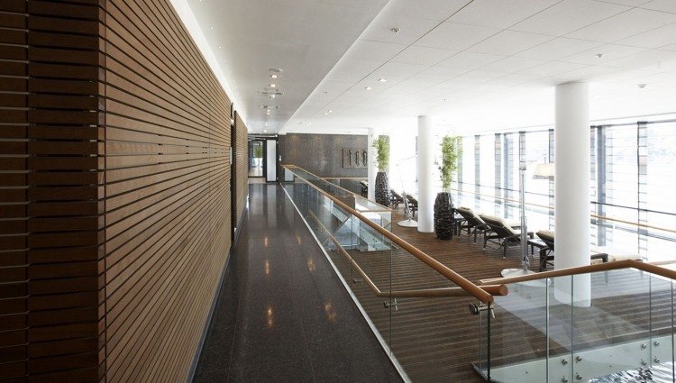 väggbeklädnad-trä-interiör-företag-kontor-företag-interiör-arbete-atmosfär