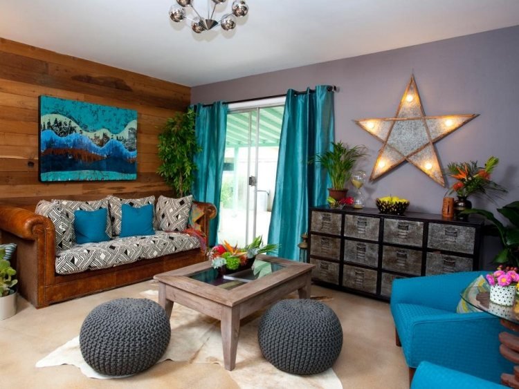 väggbeklädnad-trä-interiör-vardagsrum-blå-brun-grå-turkos-stjärna-lecuhten-gardin-bild