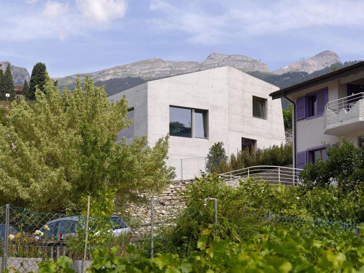 väggbeklädnad-gran trä-betong-hus-moder-design-vingårdar-schweiz