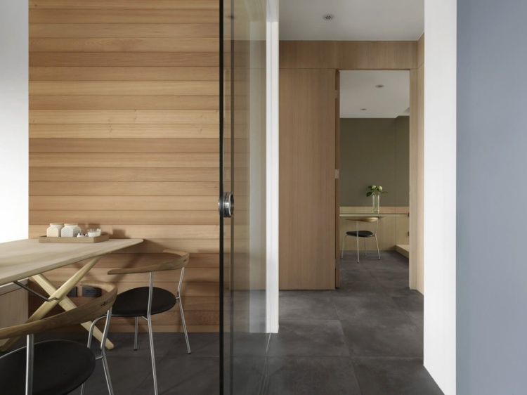 väggbeklädnad-kakel-trä-glas-dörr-lägenhet-design