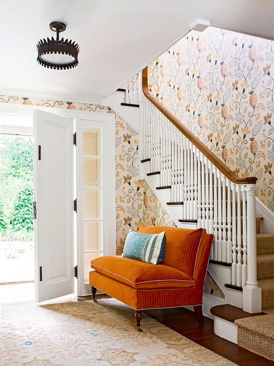 Trappor väggar tapet mönster-senap gul med pärla vitt-kombinera soffa design retro
