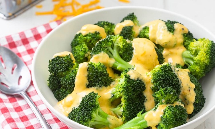 Cheddar och broccoli smakar bra tillsammans