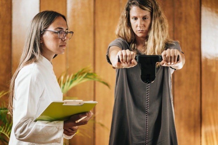 Beräkna metabolisk ålder med hjälp av en bioelektrisk impedansskala