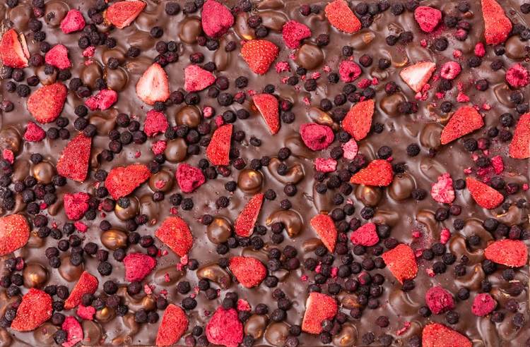 Mörk choklad, kakao, bär är tillåtna för artrit
