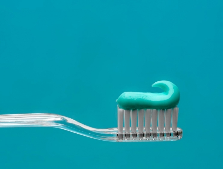 Är tandkräm en myt eller inte som ett hjälpmedel för herpesläkning