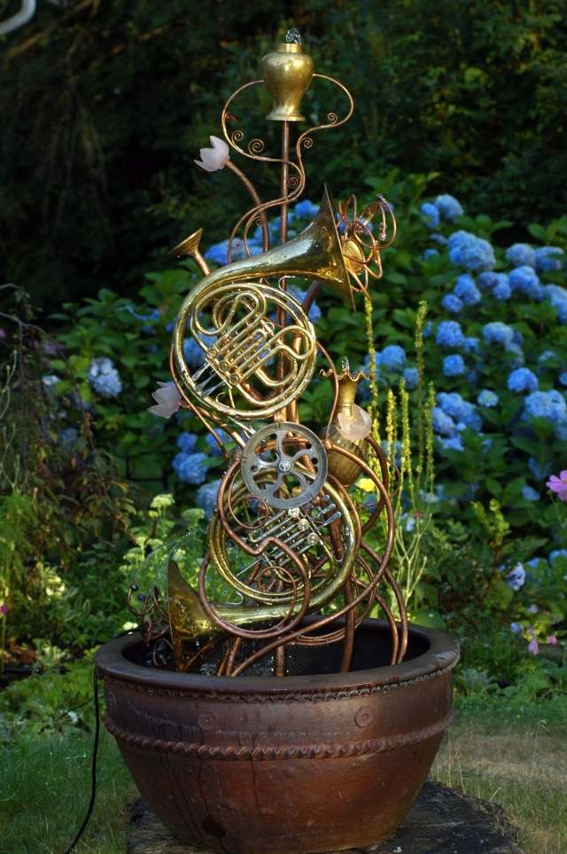 trädgård skulptur dekoration bas trumpeter vatten funktion