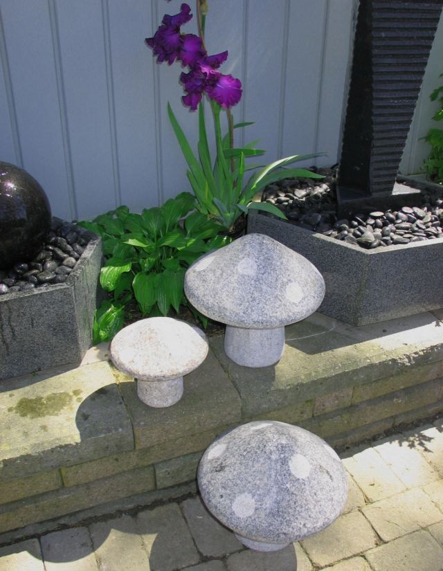 betong svamp dekoration trädgård skulpturer iris
