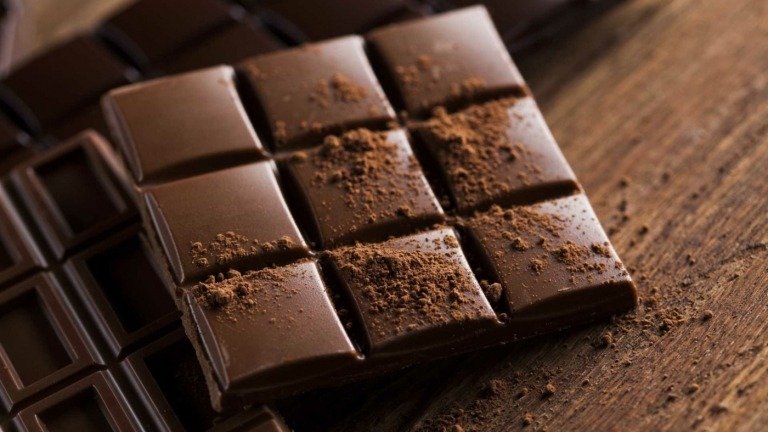 Choklad och annat godis innehåller lite fiber, men mycket ohälsosamt socker