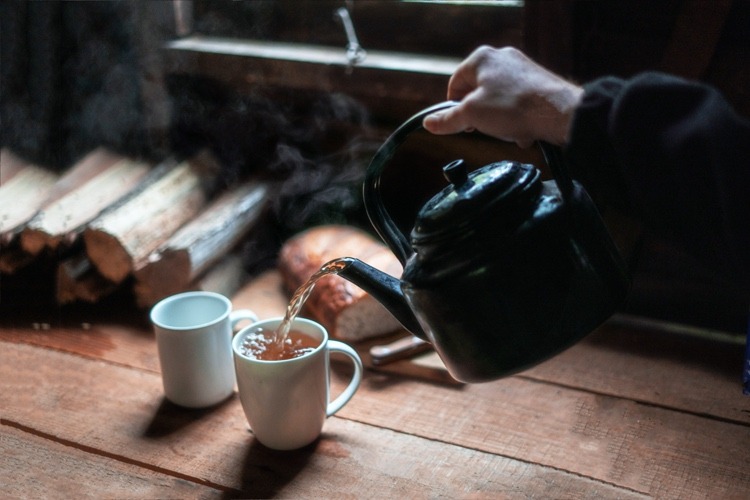 Värmevatten för te i en vattenkokare är bättre