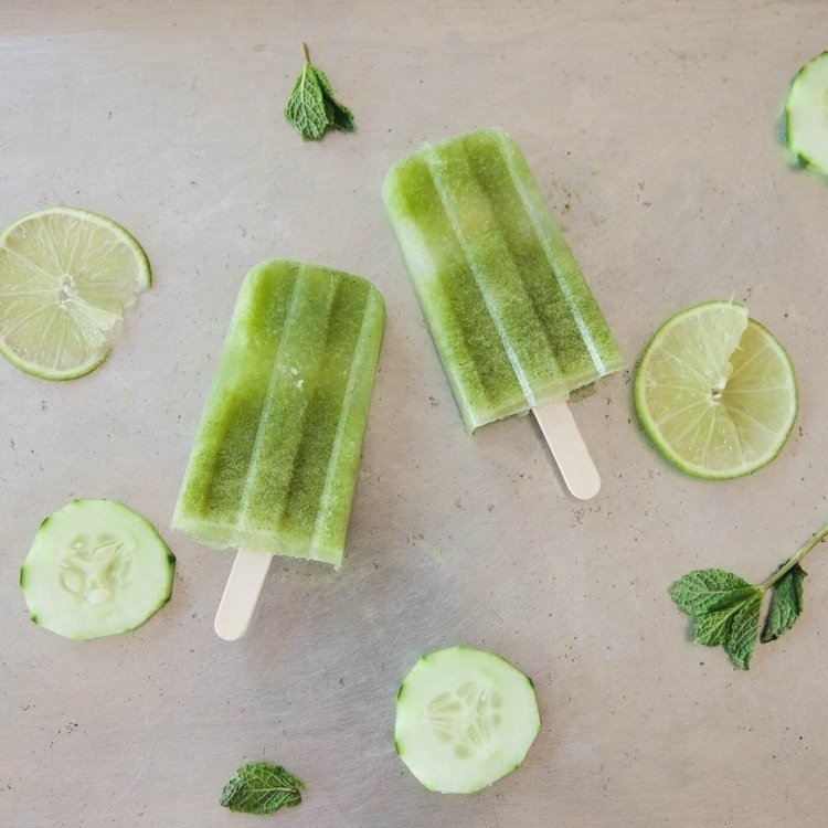 Gör ditt eget vatten is-lime-citron-gurka-färsk-sommar-grön-mynta