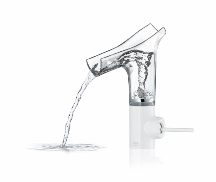 badrumsdesign modern glasblandare vit transparent vatten