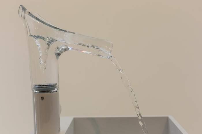 kran design av handfat i glas badrum idé starck v