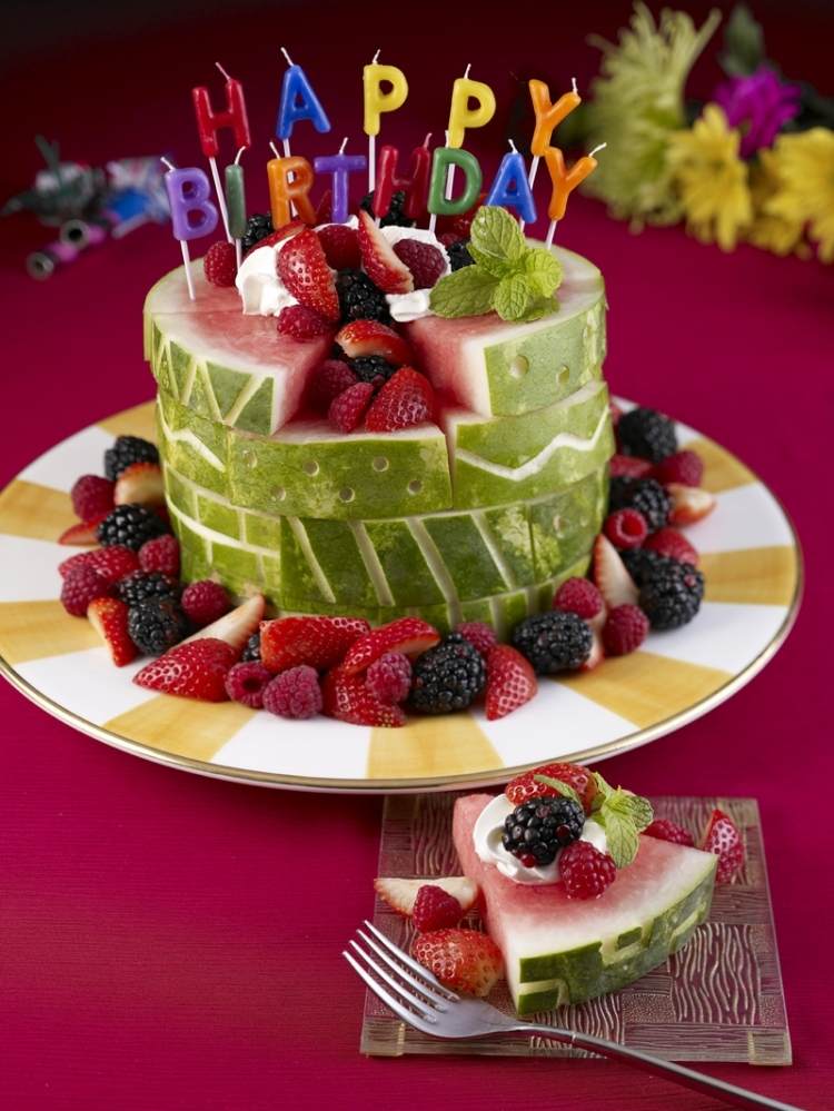 vattenmelon-dekorera-idéer-födelsedag-tårta-bär