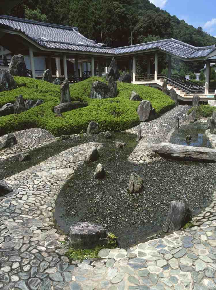 vatten funktion i trädgården japansk grå design kurvor bäck idé zen