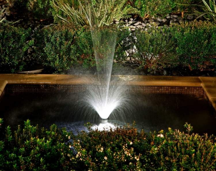 Vatten funktioner-trädgård-fontän-modern-belysning