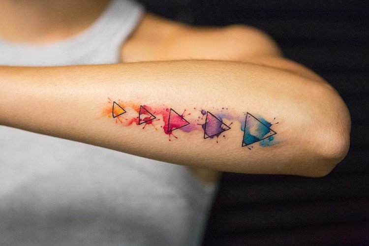 Akvarell tatuering färgglada-geometriska-akvareller