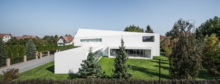 vit och grå modern minimalistisk arkitektur ovanifrån