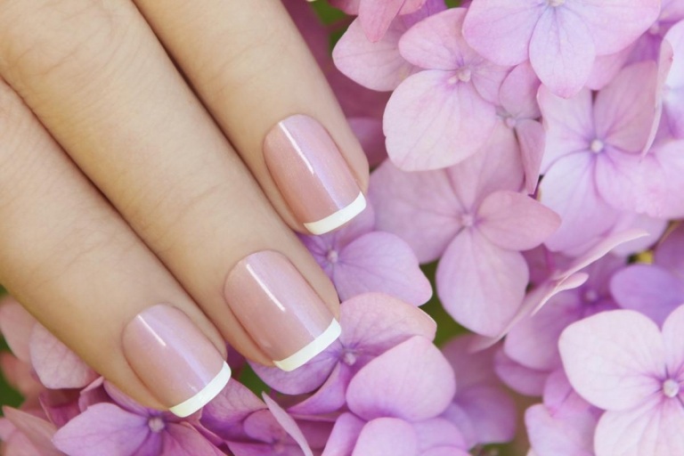 ta bort vita fläckar naglar tips myter bryr sig