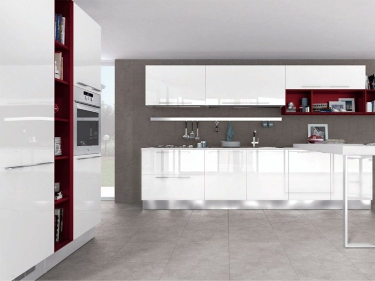 Vitt-kök-i-högglans-NOEMI-metalliska handtag-Cucine-Lube-design