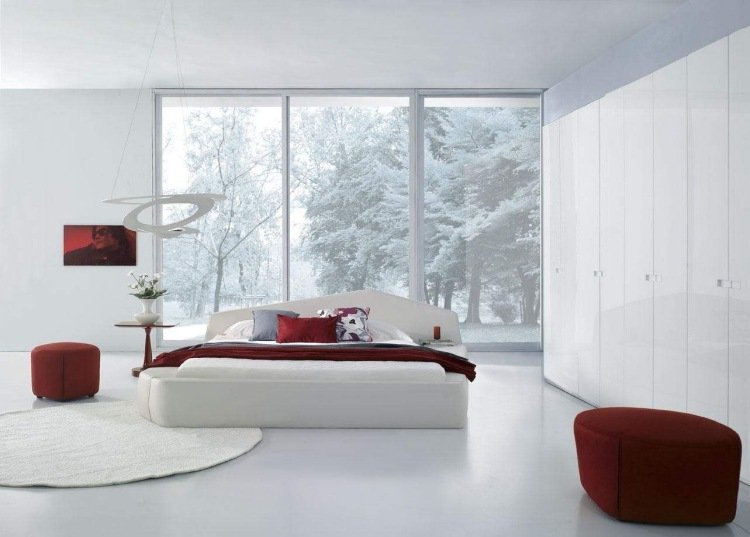 Vita sovrumsmöbler -stil-design-minimalistisk-röd-pall-fönster-skåp-hylla-kudde