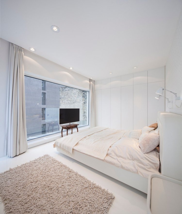 Vita sovrumsmöbler -stil-design-minimalistisk-högglans-fönster-tv