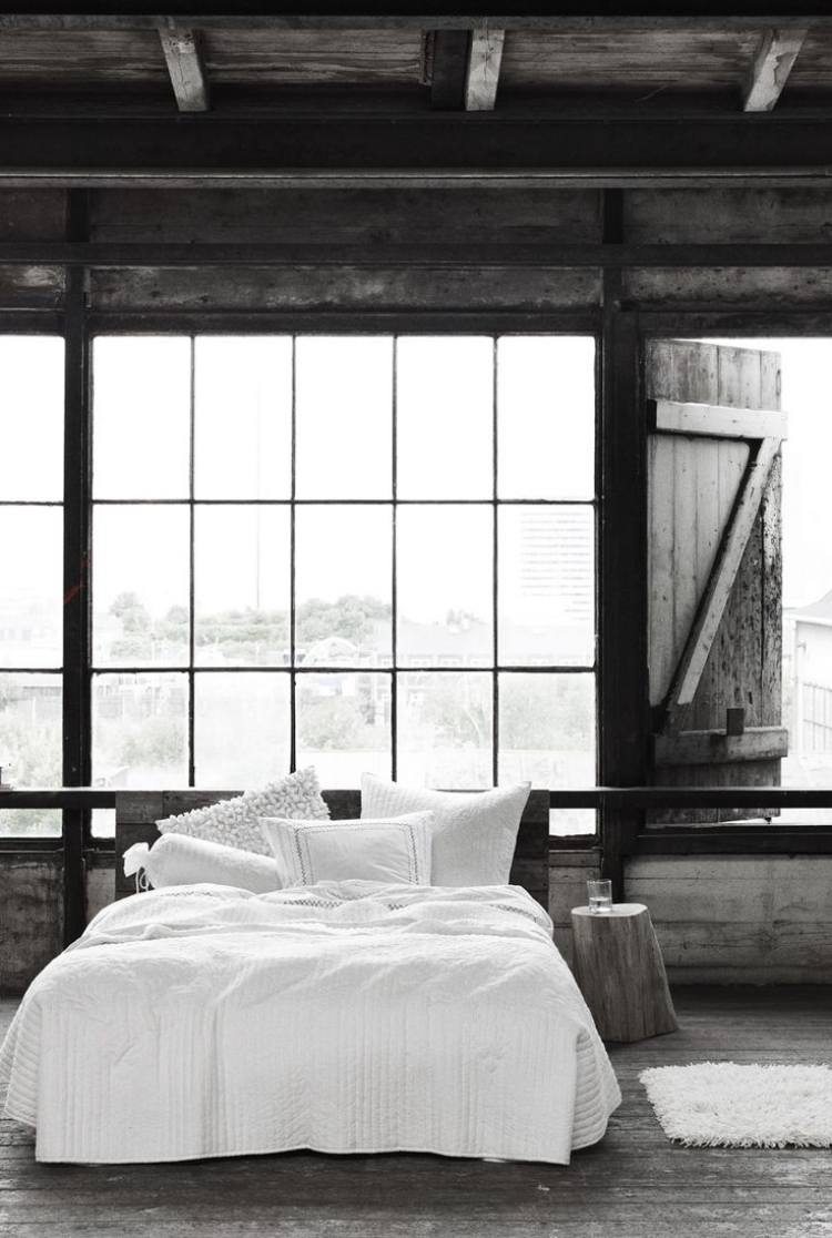 vit-sovrum-möbler-stil-design-industriell-design-gitter-fönster-svart-
