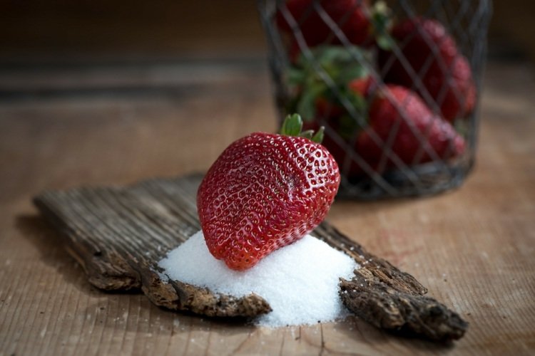 huskurer-jordgubbar-salt-tandblekning