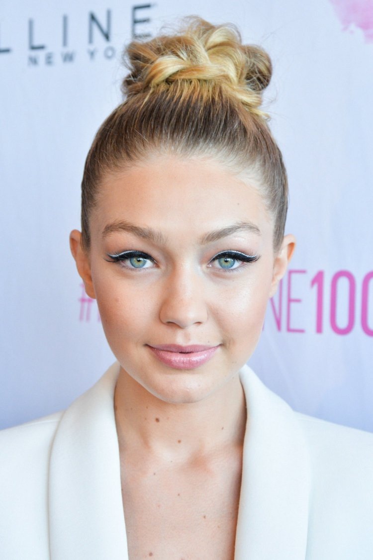 Vit make-up med make-up Gigi Hadid