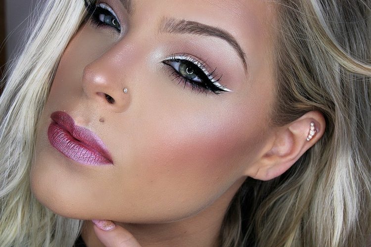 Smokey eyes eye makeup rosa läppstift vita eyeliner makeup tips