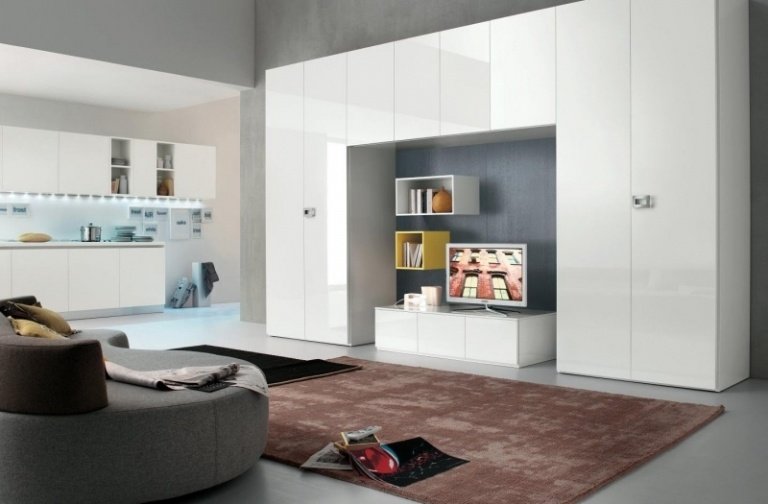 Vit garderob-modern väggdel-förvaringsutrymme-ett-rums lägenhet