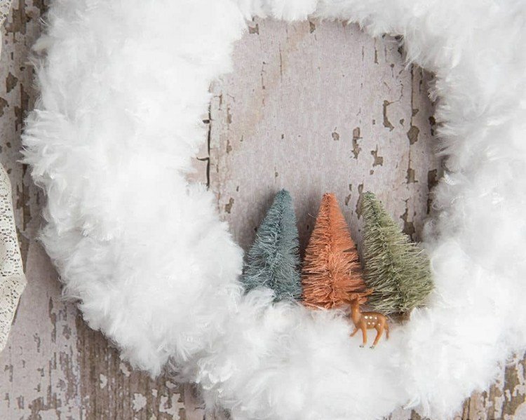 DIY dörrkrans till jul med granar och rådjur