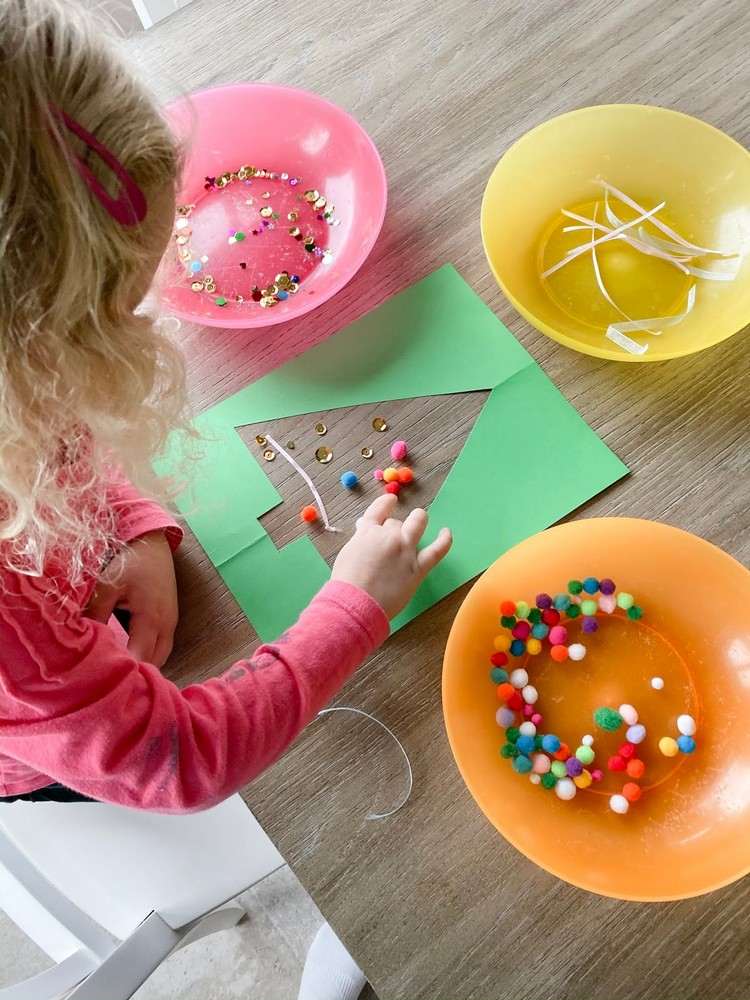 Slöjdidéer för jul för 2 -åriga barn
