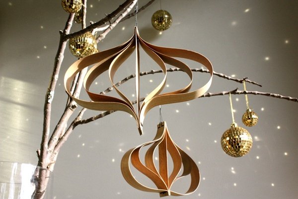 Tinker julgran dekorationer av papper gyllene dekoration idé