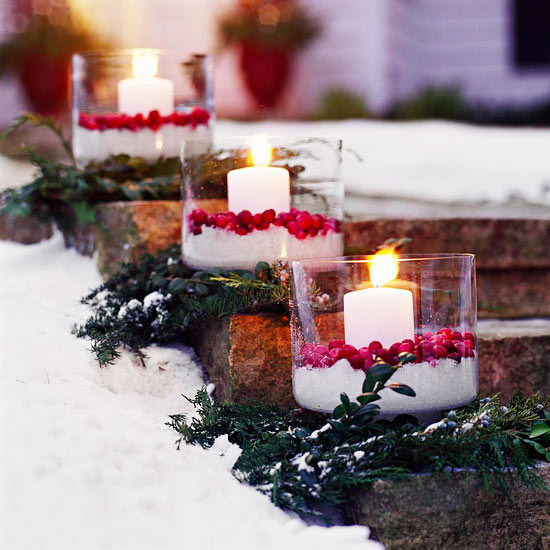 festlig-jul-dekoration-utanför-dekorera-ljus-bär