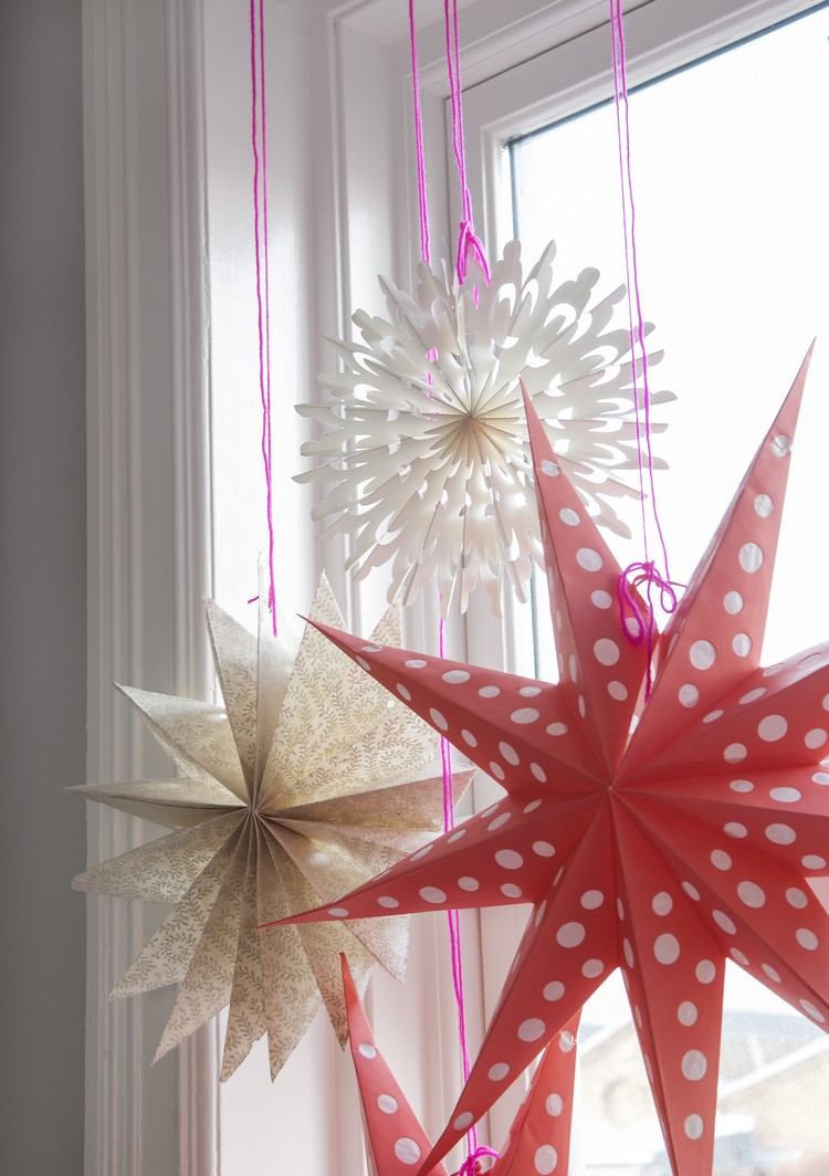 jul-dekoration-fönster-3d-papper-stjärnor-vik-olika-mönster-former