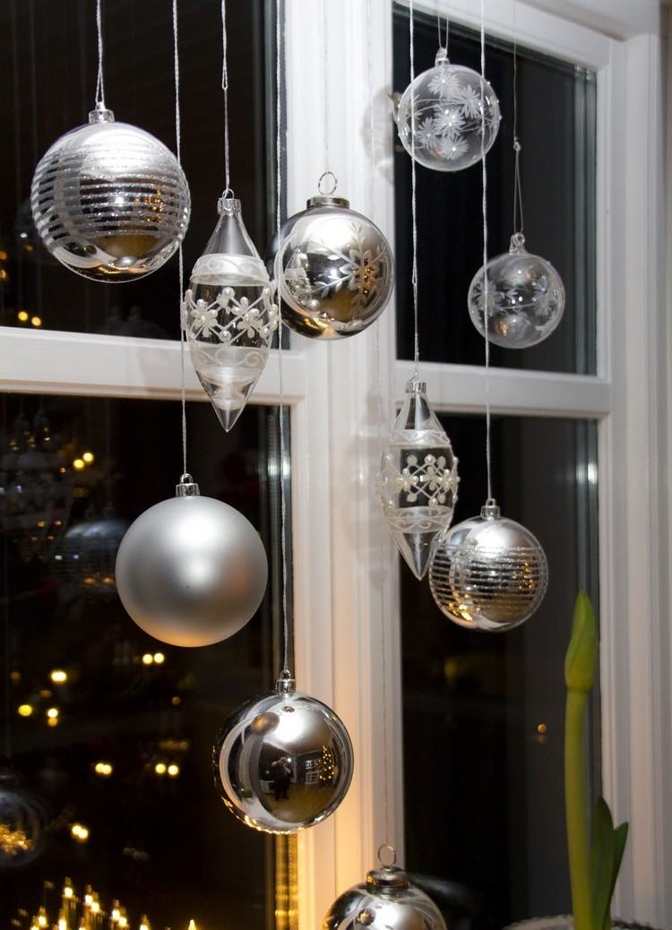 jul-dekoration-fönster-idéer-silver-jul-träd-dekorationer