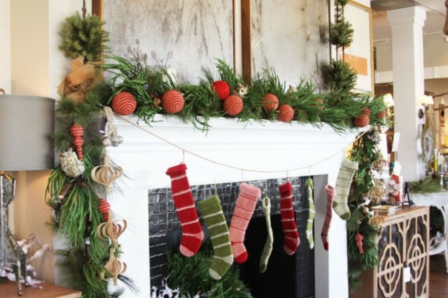 Santa stövlar frukter granar röd boll